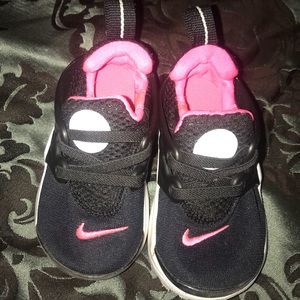 Girl nikes